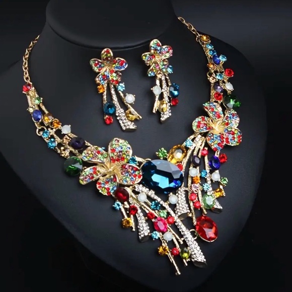 Multicolor Floral Statement Necklace and Earring Set. - Picture 3 of 6